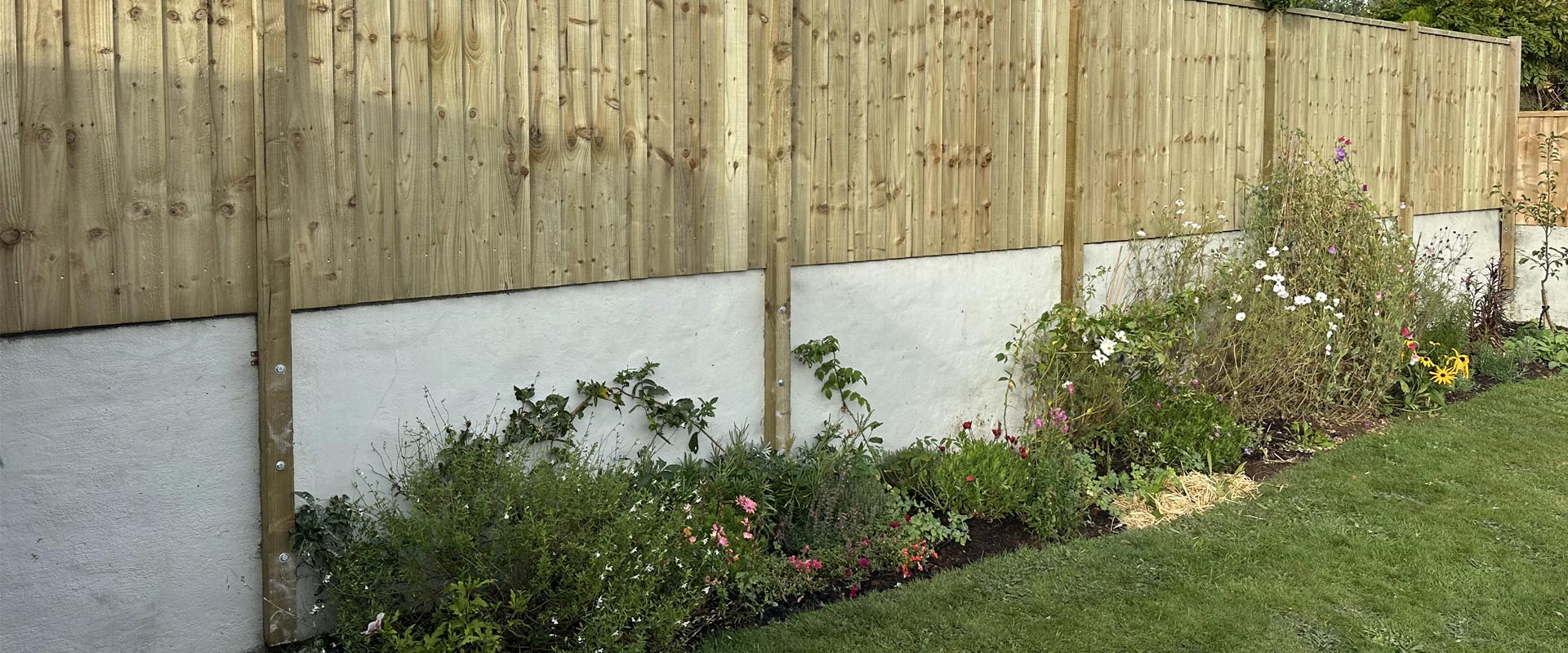 Fencing-gates-and-walls Fencing gates and walls